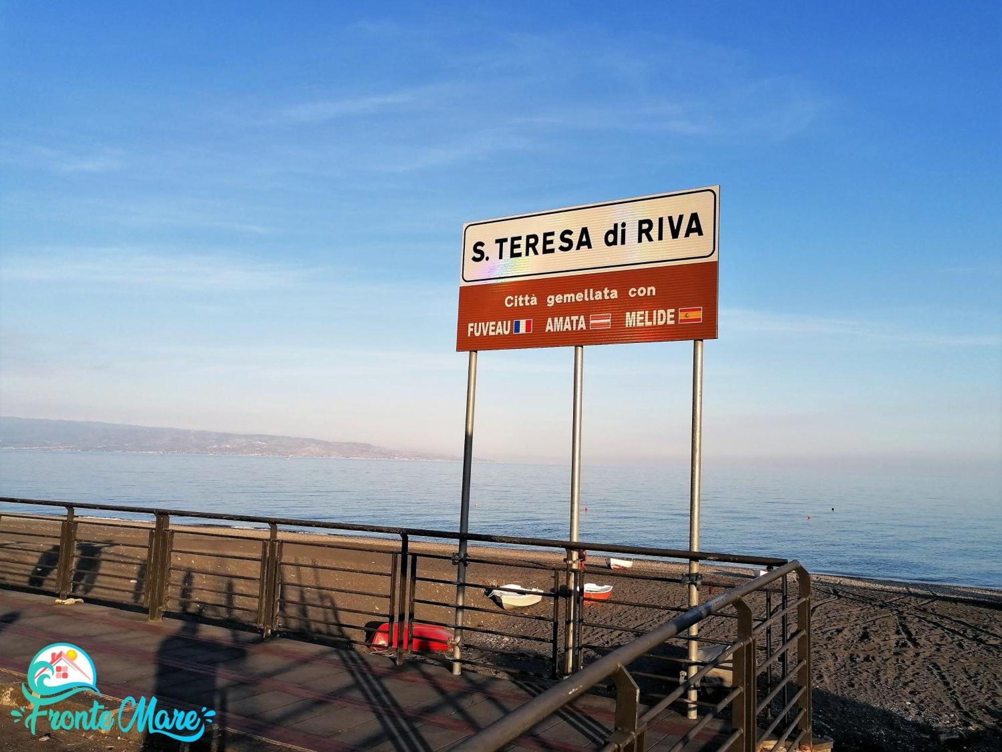 Casa Fronte Mare Villa Santa Teresa Di Riva Eksteriør billede