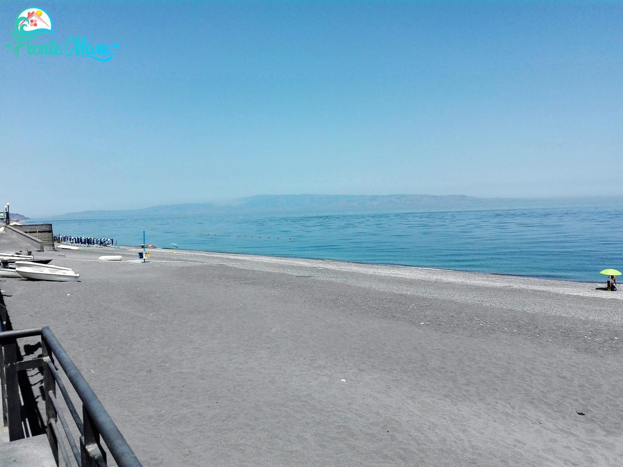 Casa Fronte Mare Villa Santa Teresa Di Riva Eksteriør billede