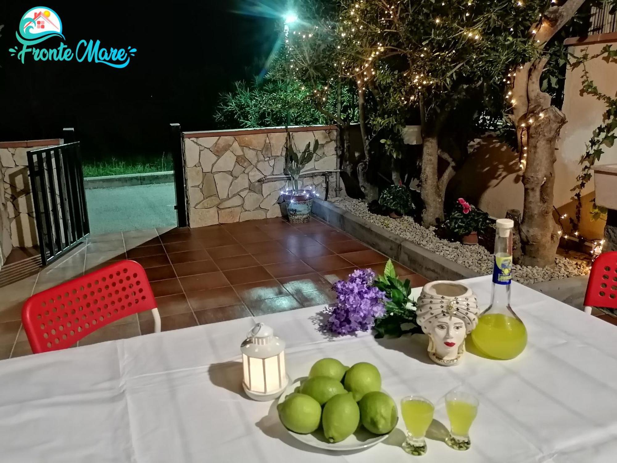 Casa Fronte Mare Villa Santa Teresa Di Riva Eksteriør billede
