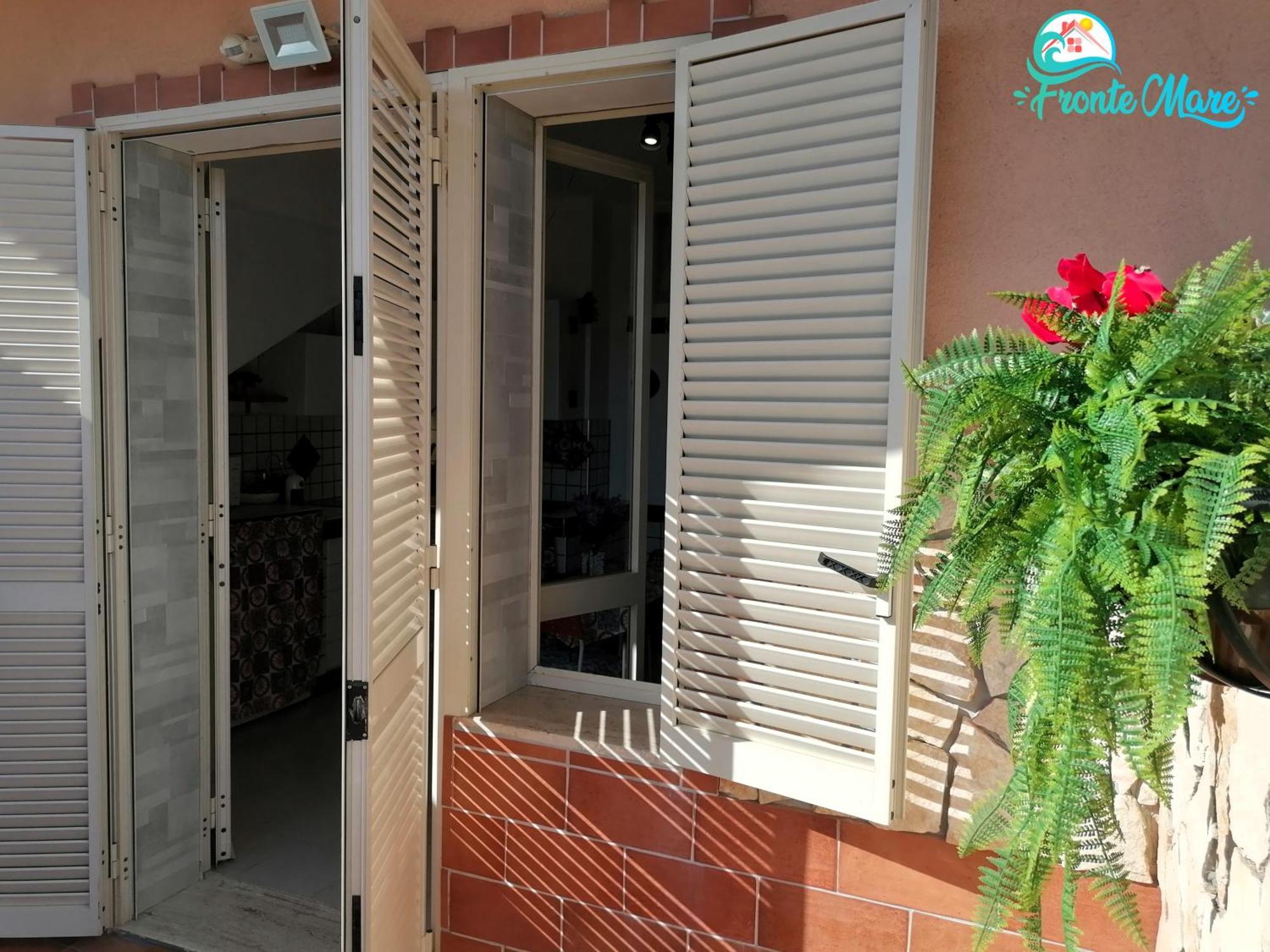 Casa Fronte Mare Villa Santa Teresa Di Riva Eksteriør billede
