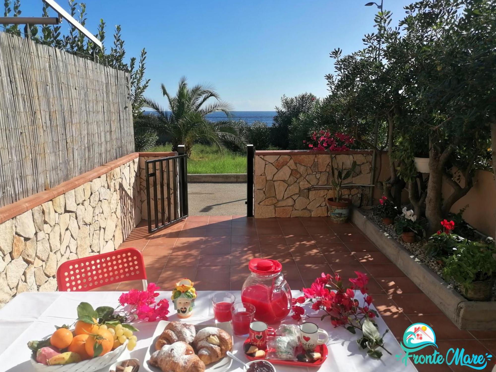 Casa Fronte Mare Villa Santa Teresa Di Riva Eksteriør billede